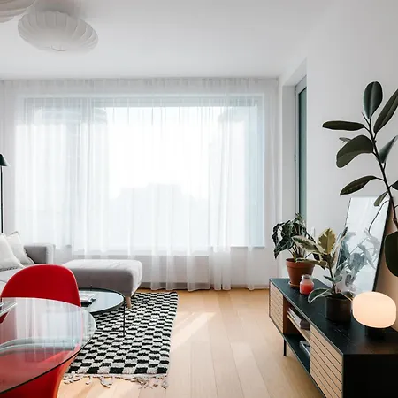 Cozy And Sunny With Free Parking Sky Park