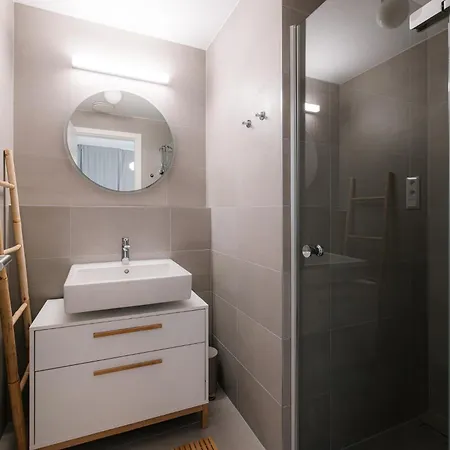 Cozy And Sunny With Free Parking Sky Park Apartamento