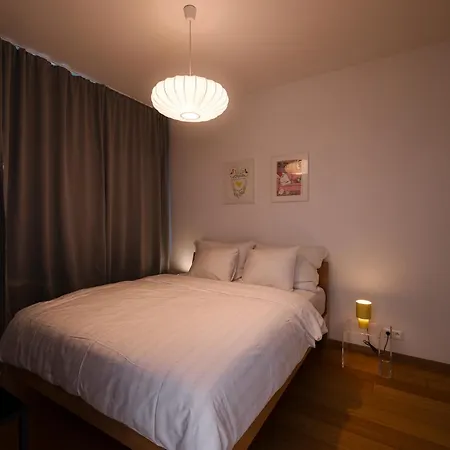 Cozy And Sunny With Free Parking Sky Park Lägenhet