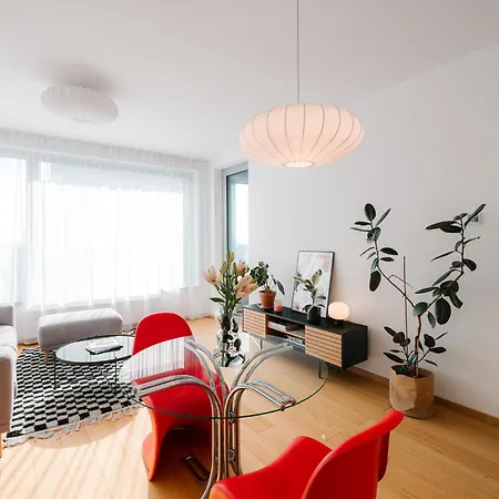 Cozy And Sunny With Free Parking Sky Park Appartement *